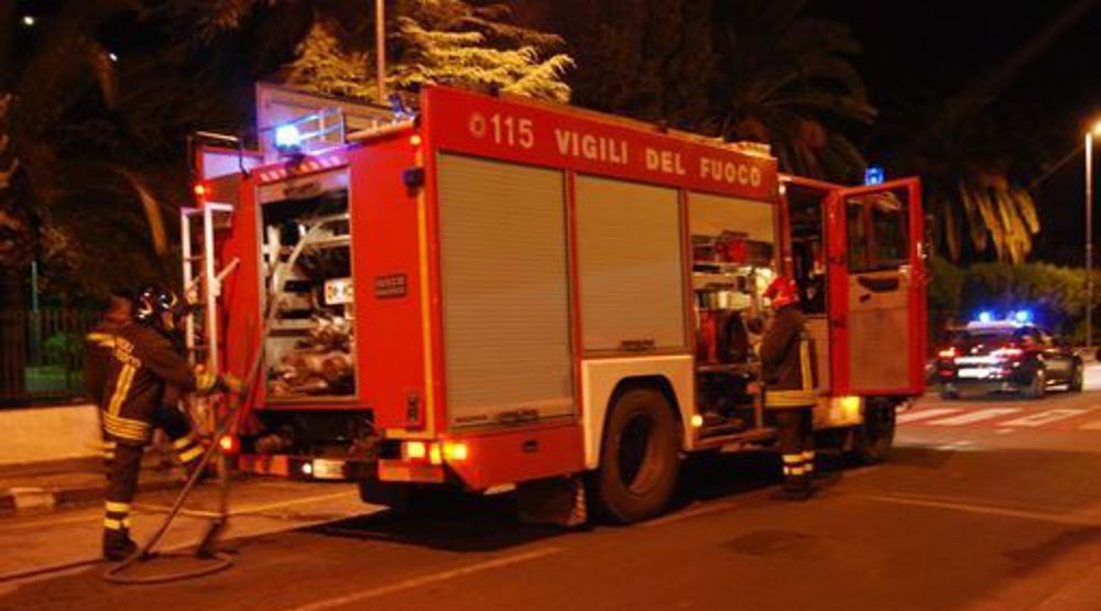 Priolo Gargallo, dà fuoco a un’autovettura: arrestato