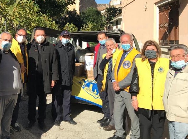 “Aggiungi un posto a tavola”, i Lions a sostegno della Parrocchia di San Tommaso Apostolo al Pantheon di Siracusa