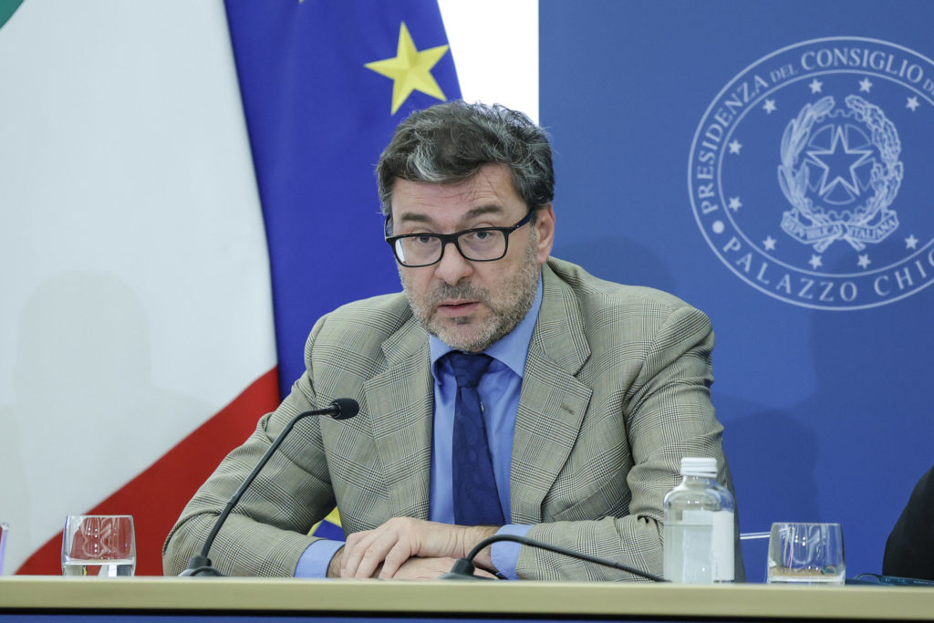 MEF: Giorgetti firma decreto su adeguamento pensioni