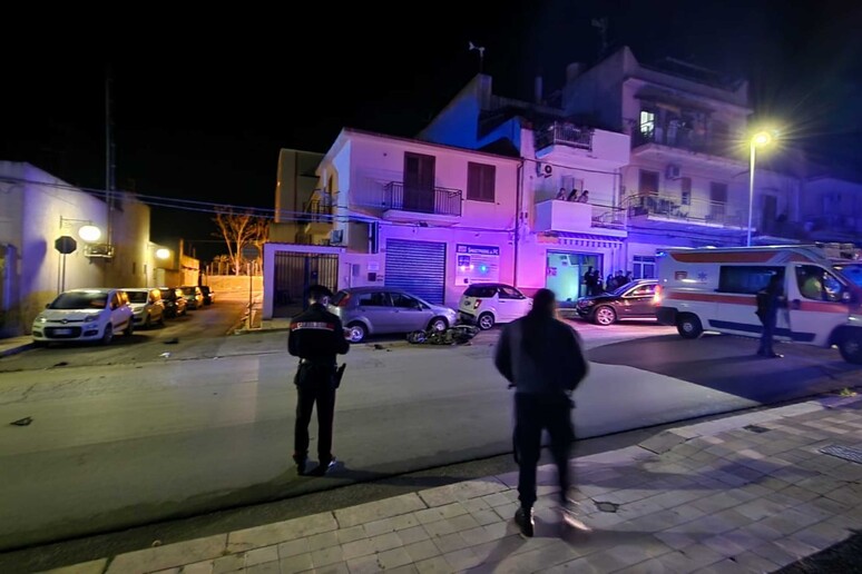 Scontro tra auto e moto nella notte a Castelvetrano, un morto