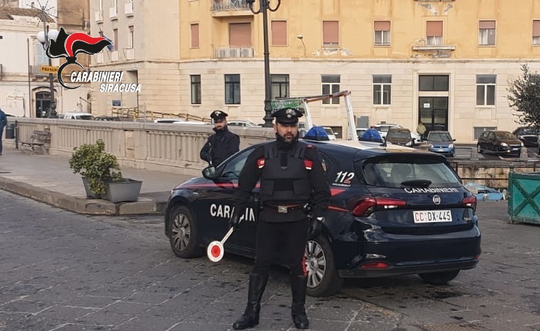 Siracusa . arrestato 42enne,  deve scontare 8 mesi e 28 giorni per furto r porto illegale di armi