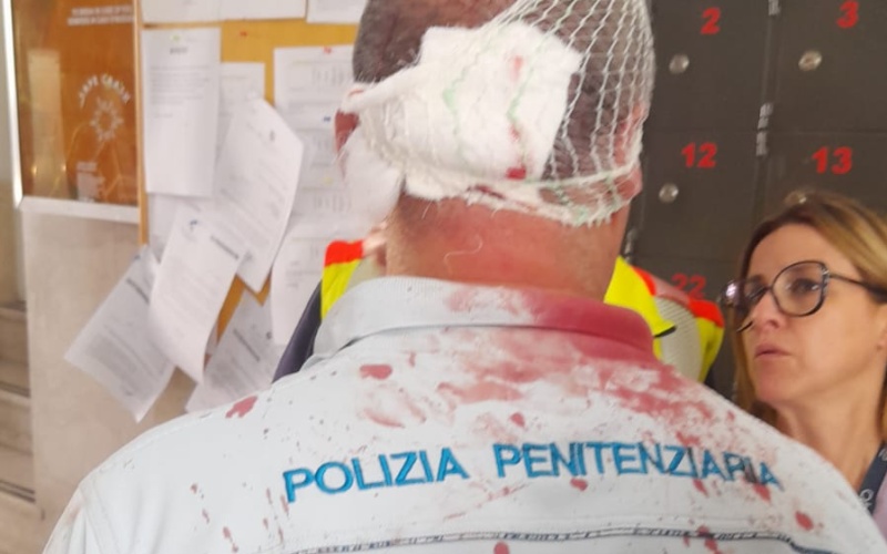 Grave aggressione nel carcere di Ragusa:  feriti due Agenti