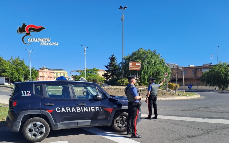 Francofonte, viola i domiciliari e fugge alla vista dei carabinieri: arrestato 42enne per evasione