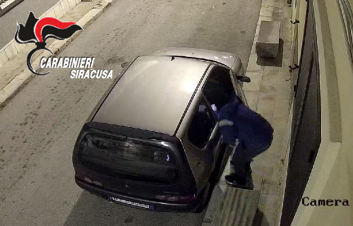 Noto e Modica: arrestati gli autori  degli incendi auto avvenuti tra Rosolini e Ispica – Video