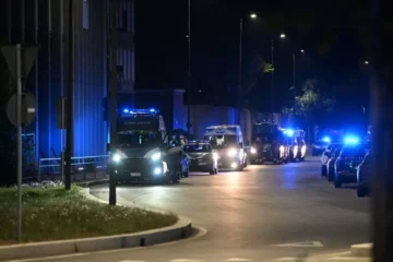 Rivolta al carcere minorile Beccaria, materassi incendiati e disordini.