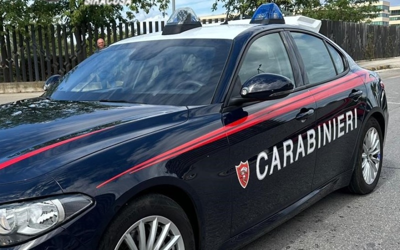 Sfreccia contromano in moto tra i turisti: arrestasto