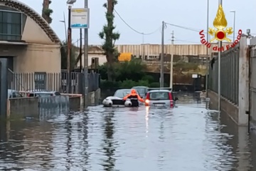 Maltempo, decine di interventi dei vigili del fuoco