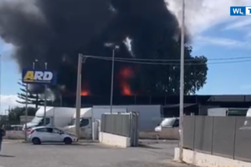 Vittoria, incendio provoca il panico tra i passanti – Video