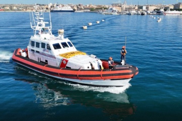 Avola, un uomo salvato in mare da una motovedetta