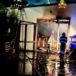 Catania, incendi in falegnameria a Linguaglossa: messo in sicurezza lo scenario, nessuna persone coinvolte