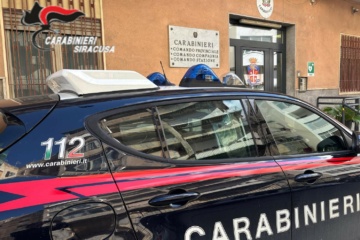 Siracusa: trova un Borsellino con soldi e orologi preziosi e lo consegna ai carabinieri