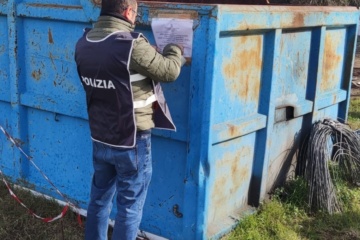 Pachino, sequestrata discarica abusiva di rifiuti speciali: denunciato un uomo