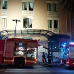 In fiamme un ex hotel ad Acireale