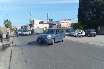 Centauro ferito in uno scontro con un’automobile