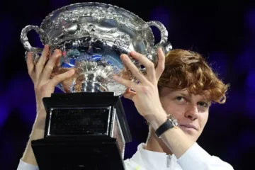 Tennis-Sinner vince l’Australian Open, battuto Zverev in tre set