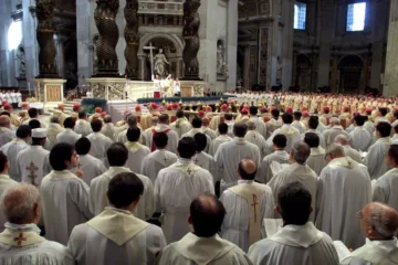 Nuove linee guida della Cei – ‘In seminario anche gay, ma è essenziale la castità’