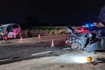 Scontro tra due auto: ferite tre persone (Video)