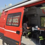 Palermo, a fuoco due auto: 15 intossicati per il fumo, tra questi una neonata