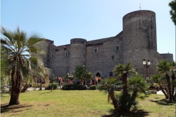 Castello Ursino, parziale rimodulazione orari di accesso veicolare nel periodo autunno/inverno