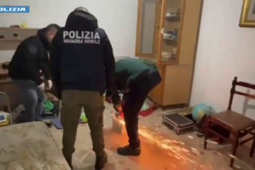 Siracusa, droga custodita in cassaforte; arrestato spacciatore (Video)