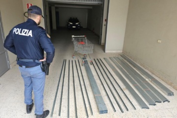 Carlentini: arrestato 29enne per furto di materiale in alluminio da un cantiere