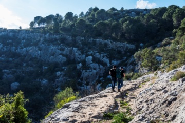 Fotografo derubato dell’attrezzatura nella riserva di Pantalica