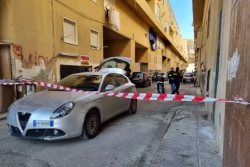 Palermo, quartiere Zen: colpi di pistola contro una saracinesca