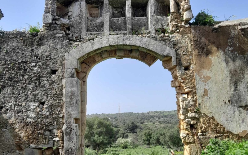 Lamba Doria: masseria fortificata Casino in totale abbandono